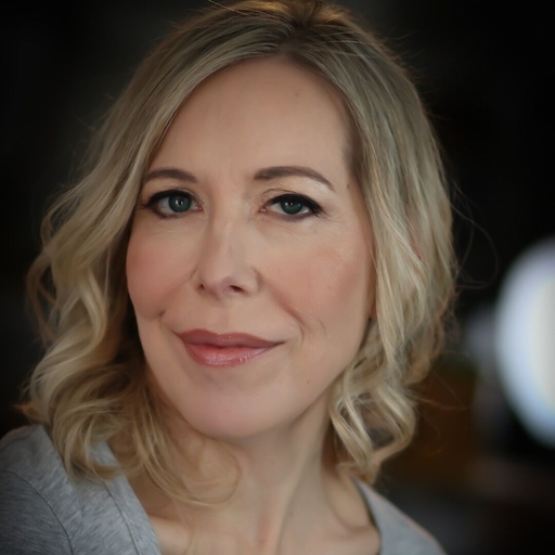 Laurie Faria Stolarz
